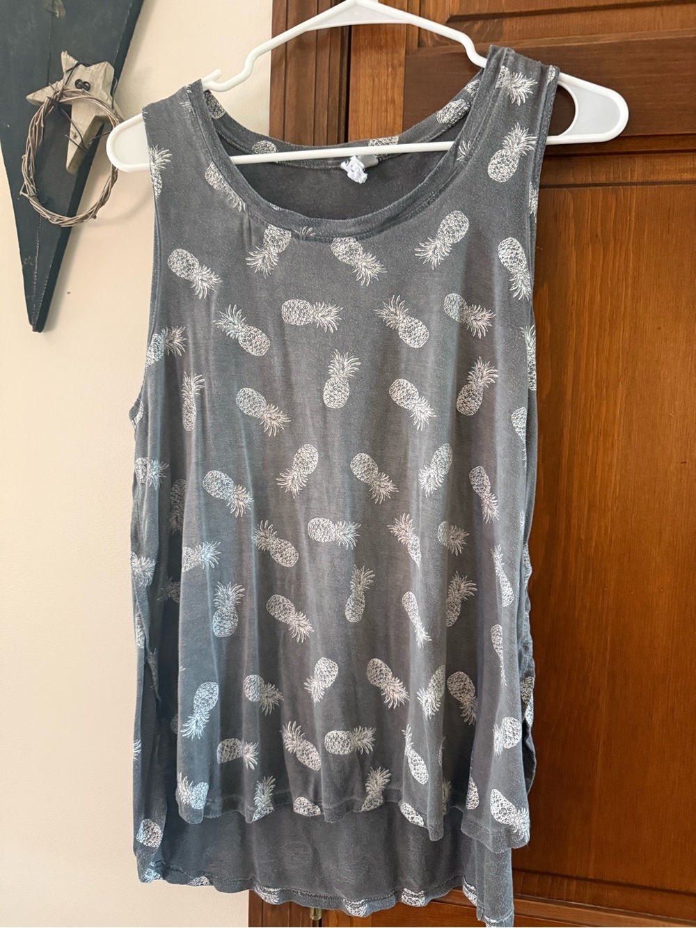 Cable & Gauge Gray Pineapple Print Tank